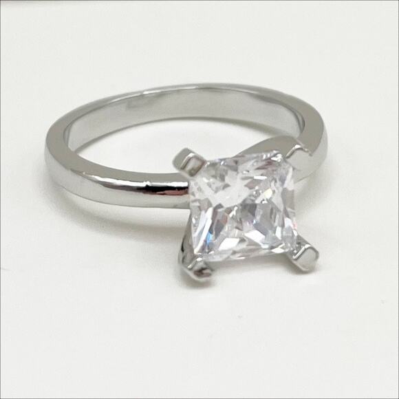 Ring Princess Cut 2 CT Rhinestone White Gold Plated Size 7 - Picture 3 of 11